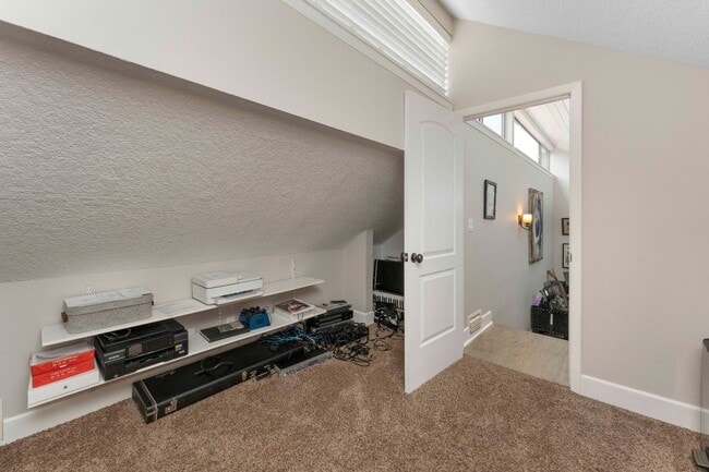 Building Photo - Chalet by the Sea SHORT OR LONG TERM RENTAL