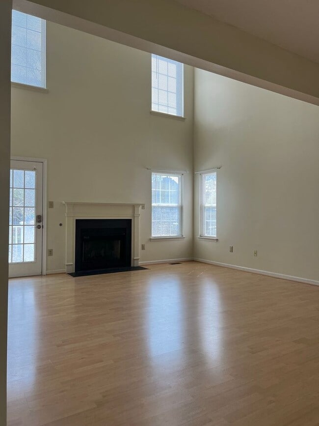 Building Photo - 110 Bugle Ct