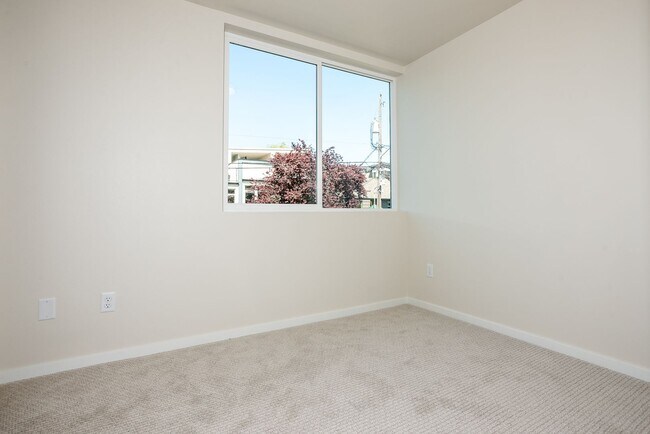 Building Photo - NEW CONSTRUCTION- MOVE- IN READY