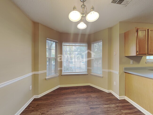 Building Photo - 219 Ashridge Way