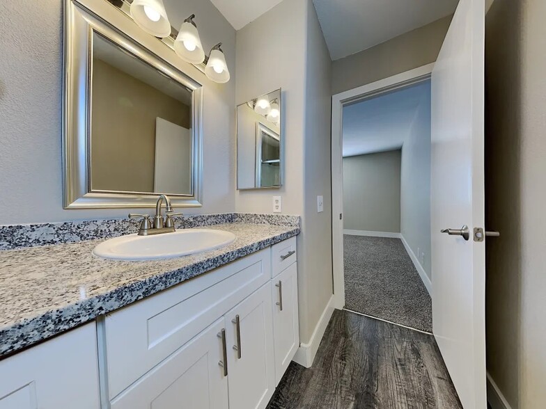 Building Photo - 8236 Hercules Dr