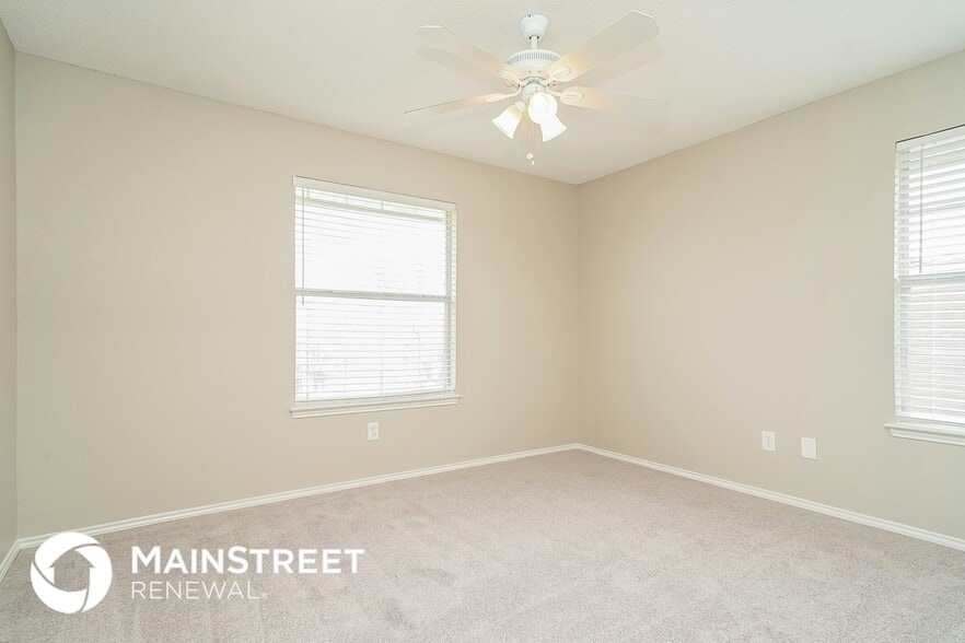 Building Photo - 6615 W Lynn Creek Dr