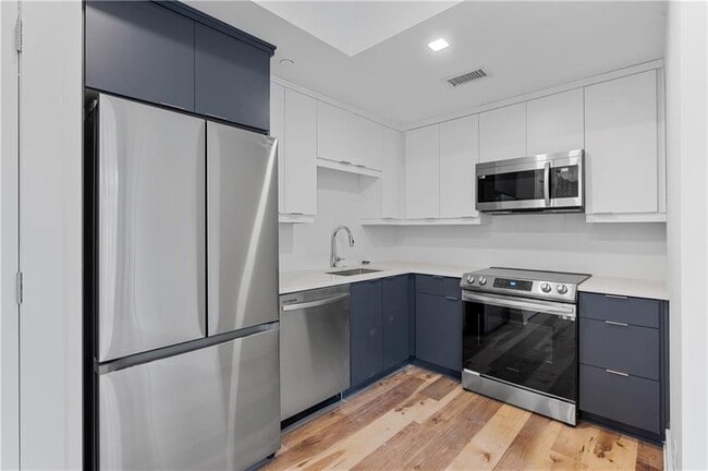 Building Photo - 2909 Peachtree Rd NE