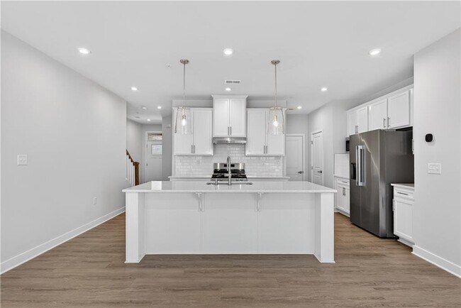 Building Photo - 325 Enchanted Ct