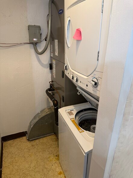 Building Photo - 166 Quincy Shore Dr