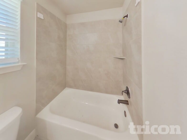 Building Photo - 4007 Anton Dr