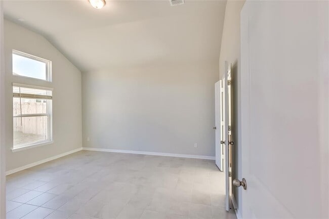 Building Photo - 325 Diamondleaf Dr