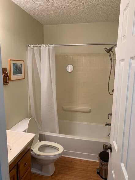 Building Photo - 10 Flagler Dr