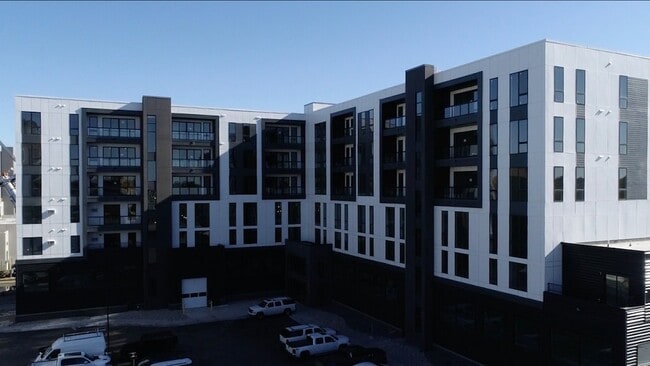 Building Photo - 300 Main Ave