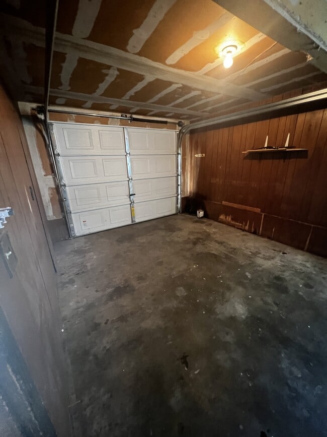 Building Photo - 41 E Alder Place East