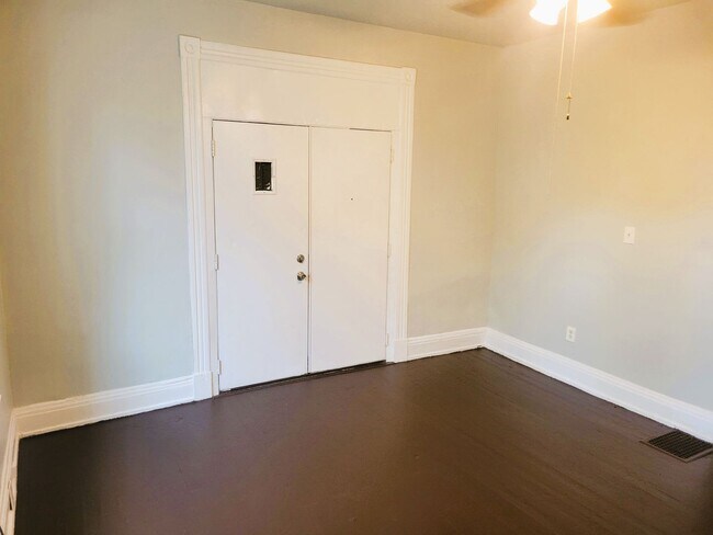 Building Photo - 530 Ridgeway Ave