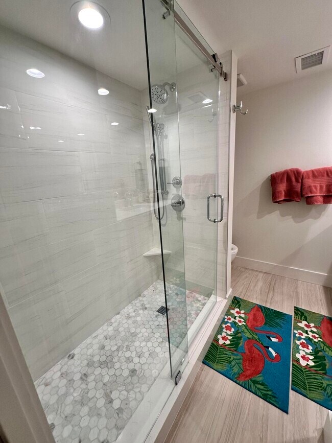 Building Photo - 2800 N Ocean Dr