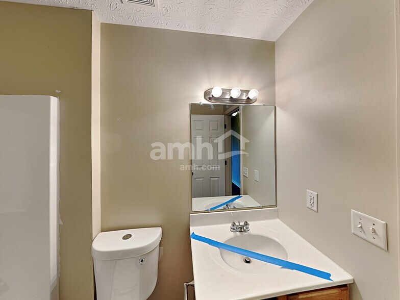 Building Photo - 143 Georges Creek Dr