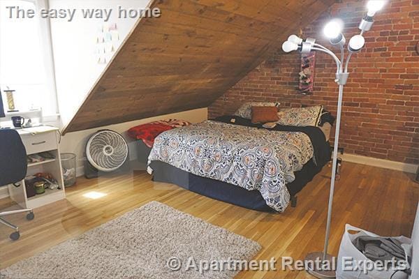 Building Photo - 162 Broadway