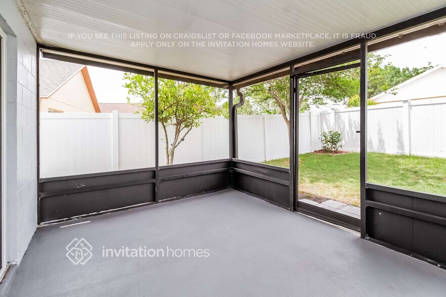 Building Photo - 9857 Red Clover Ave