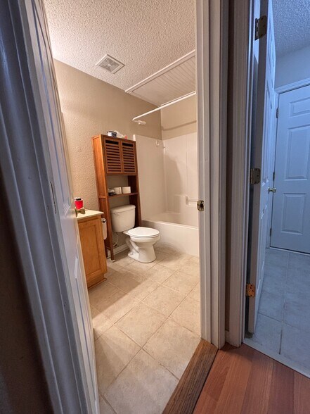 2nd Bathroom next to BD2+3 - 2517 Gulf Breeze Ave