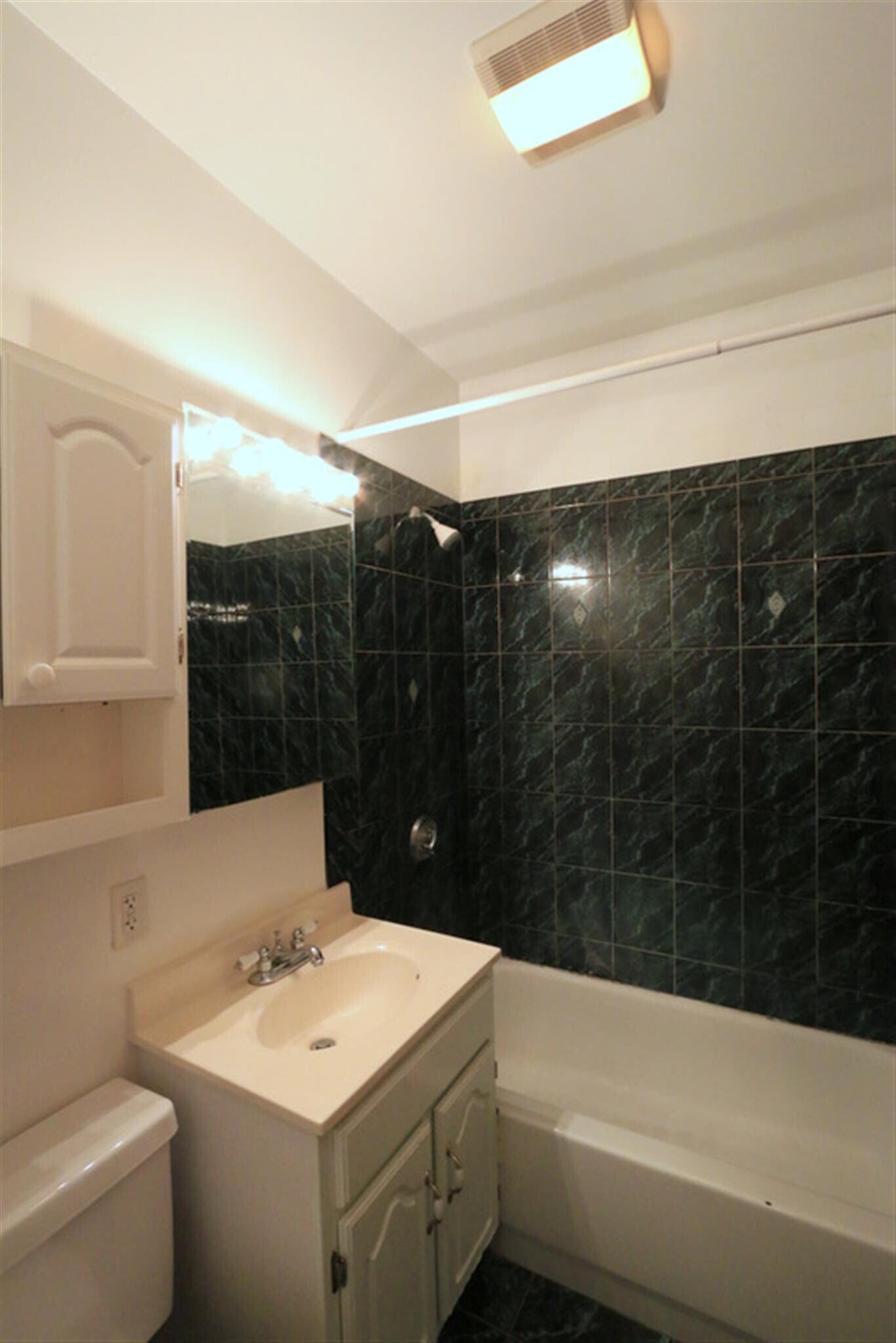 Building Photo - 60 Sacramento St