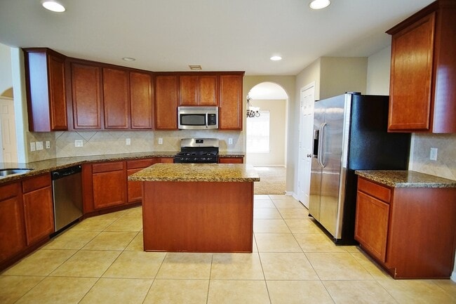Building Photo - 26834 Henson Falls Dr