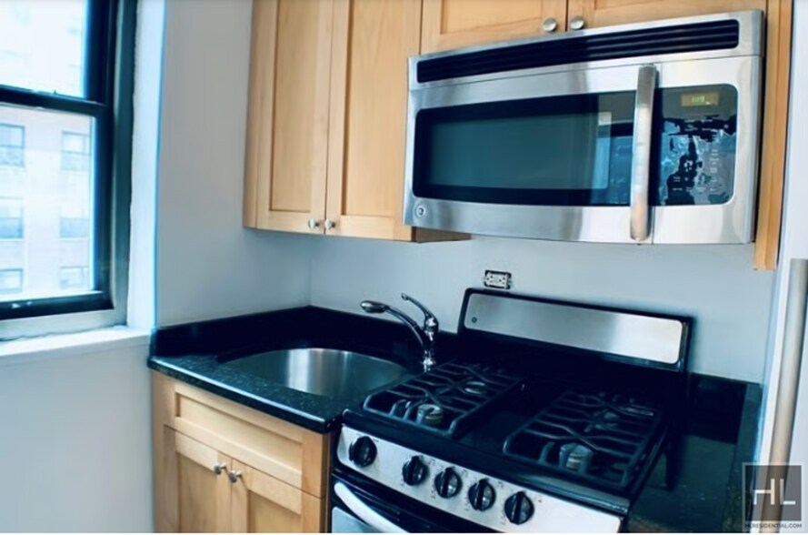 Building Photo - EAST 56 STREET