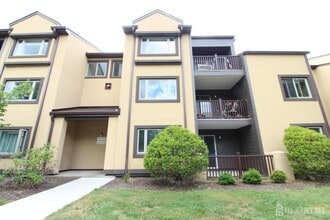 Building Photo - 3123 Sayre Dr