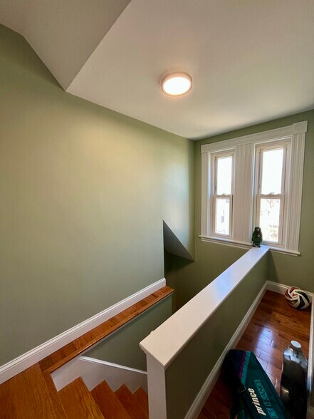 Building Photo - 45 Martin St