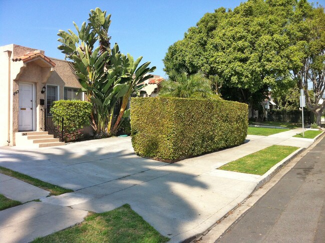Building Photo - 845 N Citrus Ave
