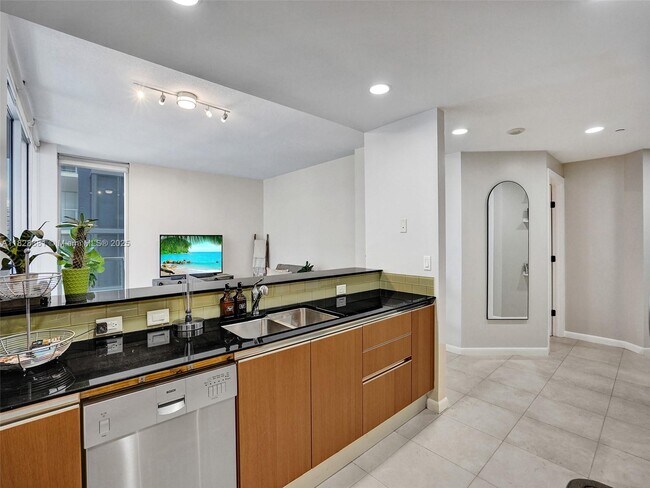 Building Photo - 1050 Brickell Ave