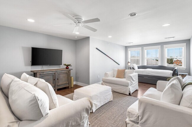 Building Photo - 4923 E County Hwy 30A