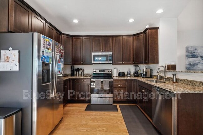 Building Photo - 132 Longwood Dr