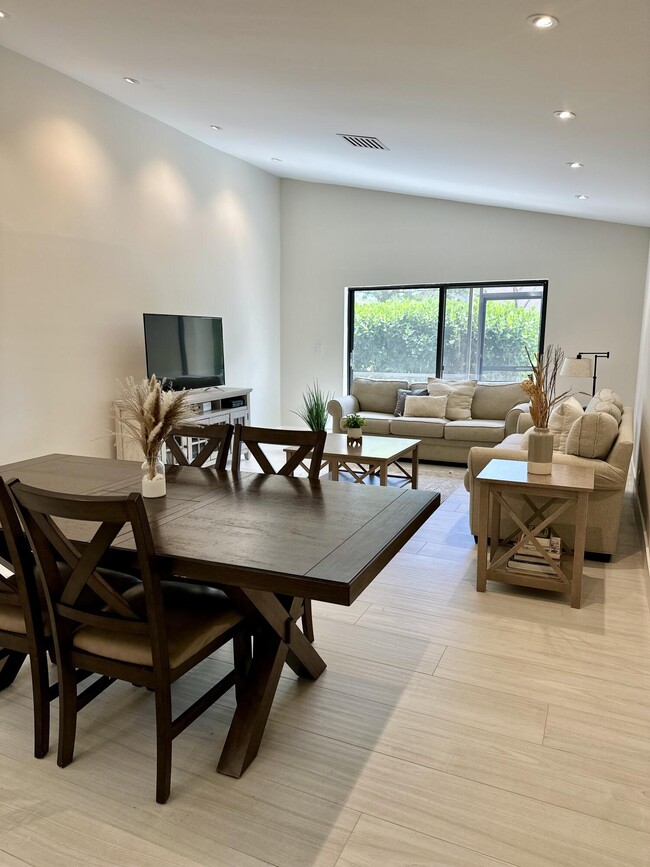 Building Photo - 22670 Vistawood Way