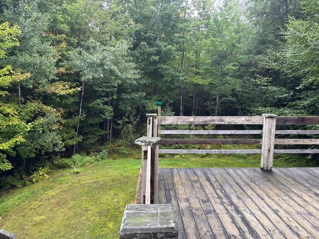 Building Photo - Peaceful Retreat 10 Acres - 20 min to Mqt