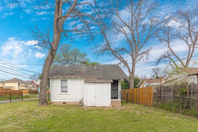 Building Photo - 57 Chalmers Ave