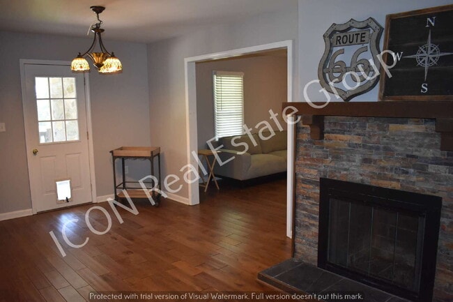 Building Photo - 1/1 home with detached garage