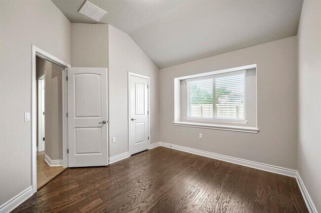 Building Photo - 2404 Spanish Camp Cove