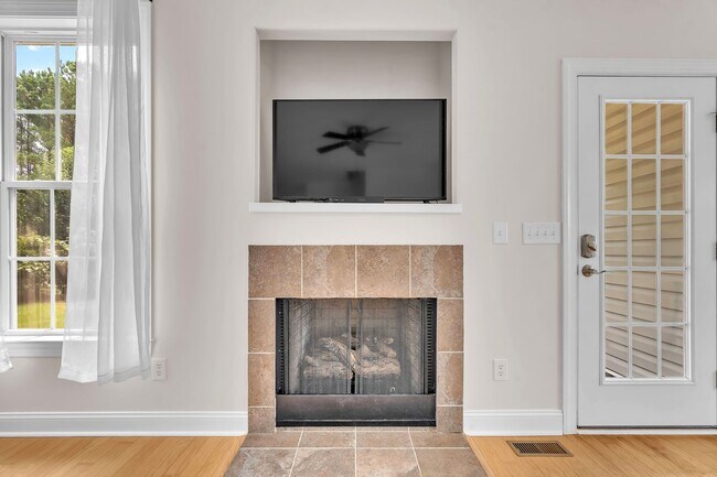 Building Photo - 210 Raven Ridge Ct