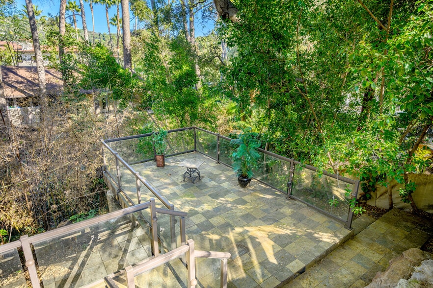 Building Photo - 1544 Golf Club Dr