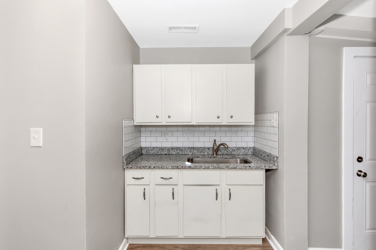 Building Photo - 4304 9th Ave SW