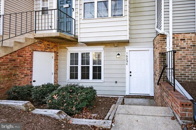 Building Photo - 16294 Taconic Cir