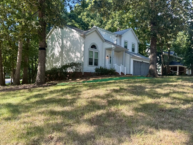 Building Photo - 216 Norham Dr