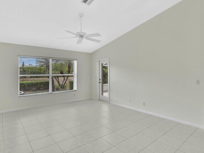 Building Photo - 6094 Lake Hibiscus Dr