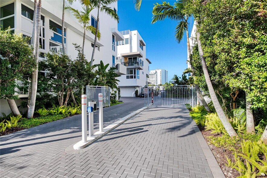 Building Photo - 31 N Shore Dr
