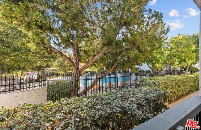 Building Photo - 4710 Park Granada