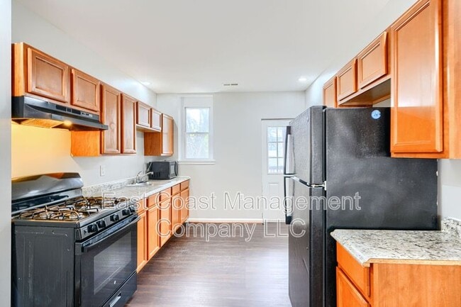 Building Photo - 2204 Ruskin Ave