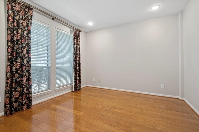 Building Photo - 35 N York Gate Ct