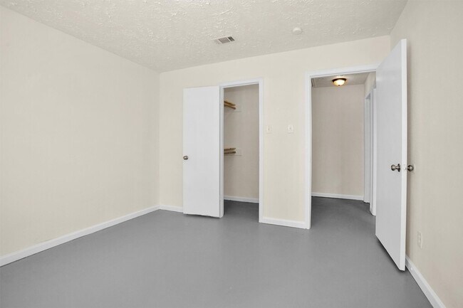 Building Photo - 2126 Millhouse Rd