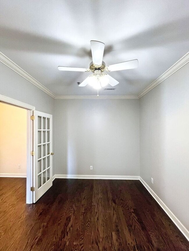 Building Photo - Lovely 1 Bed & 1.5 Bath Condo in Nashville...