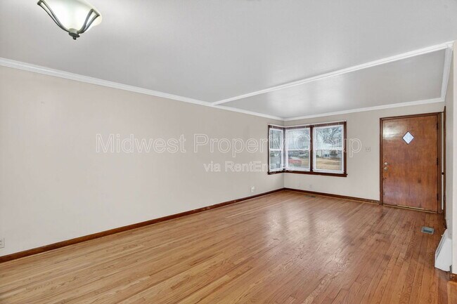 Building Photo - 1015 Avant Dr