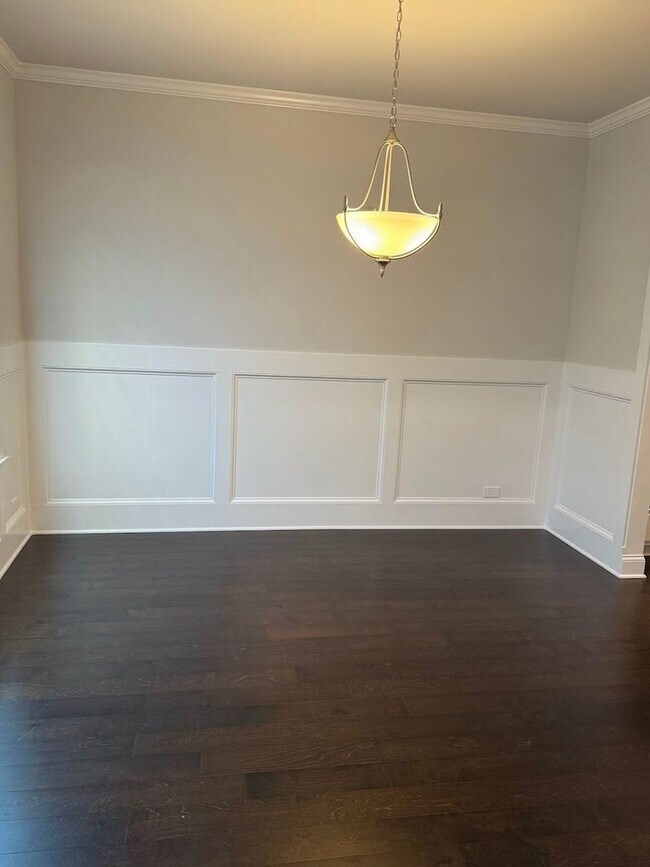 Building Photo - Spacious 5BR House in Buford