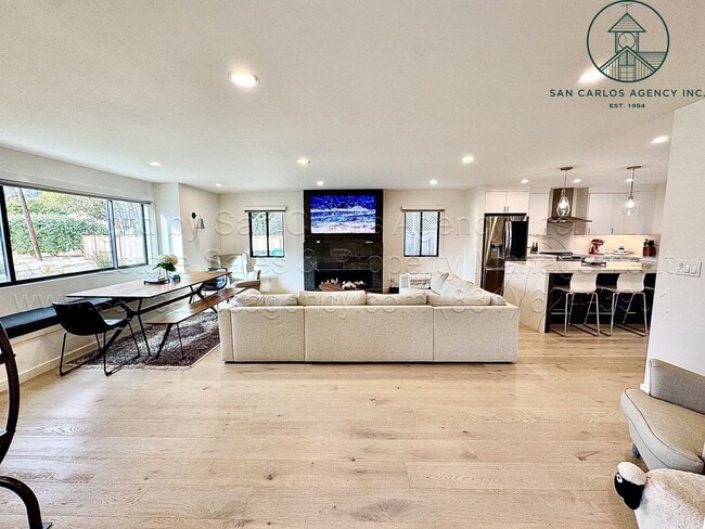 Building Photo - Newly Remodeled Four Bedroom Mission Field...