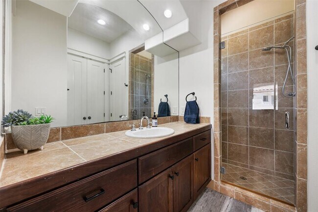 Building Photo - 64 Tiburon Dr